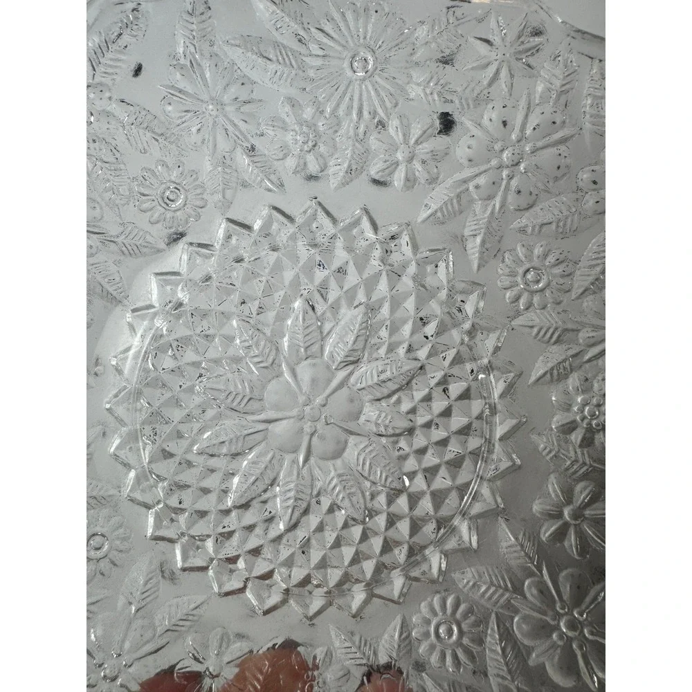 Vintage‎ Clear Pressed Glass Floral Starburst Scalloped 6 Inch Plates Set of 4